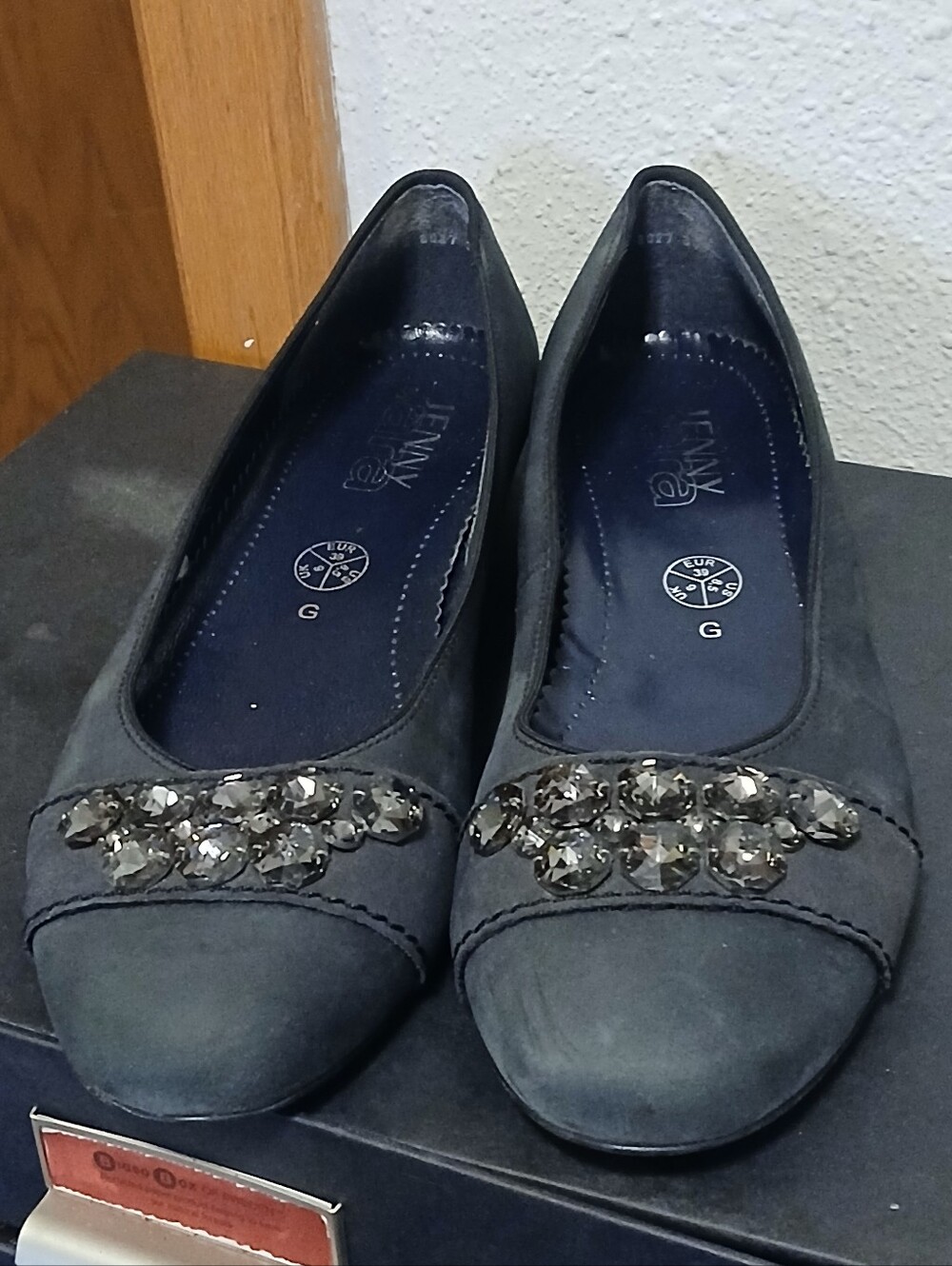Jenny by Ara Navy Suede Crystal Embellish Ballet Flats Size US 8.5 / EUR 39 G